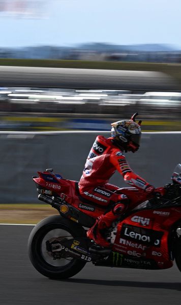 Marquez l-a egalat pe Rossi  Spaniolul a ajuns   între primii trei piloți  din istoria motociclismului mondial