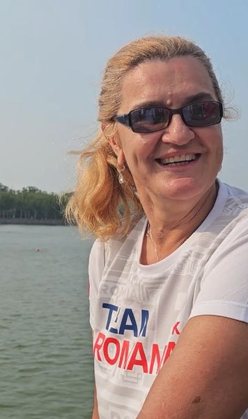 „Canotajul românesc trăiește!”    Elisabeta Lipă,   în extaz  după ce România a mai obținut o medalie de aur la Mondialele de la Shanghai