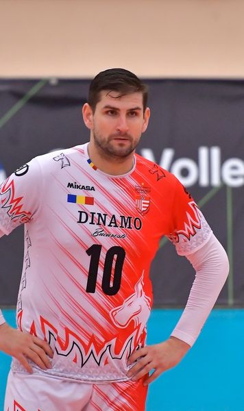 Scandal pe bani publici  Fostul căpitan al României susține că a fost   păcălit de Dinamo!  Ce daune cere jucătorul + explicația incredibilă a clubului