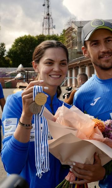 S-au întors campionii de la canotaj    Promisiuni tot mai mari,  după succesele de la Shanghai: „Au prins încredere! De acum va fi altfel” 