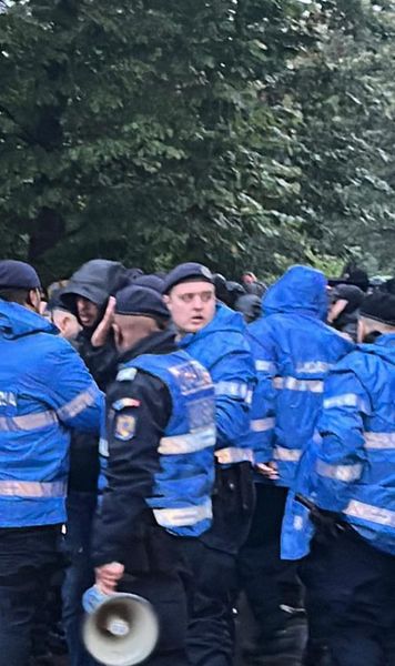 Scandal înainte de FCSB - Young Boys   FOTO + VIDEO | Jandarmeria, anunț despre incidentele provocate de suporterii elvețieni »   De la ce a pornit totul