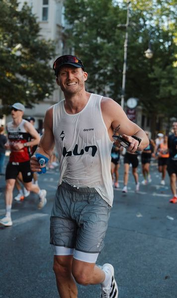 „Corpul strigă să te oprești”  Încă o provocare extremă pentru fostul   campion mondial  din fotbal: „Mintea ia deciziile”