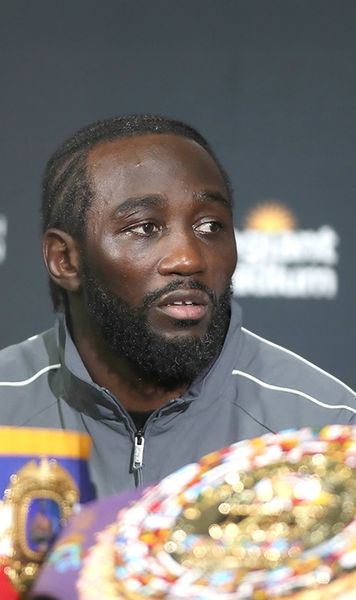 Terence Crawford, amenințat cu arma!  Incident șocant: campionul mondial a fost   forțat de Poliție să coboare  din mașină. Ce s-a întâmplat