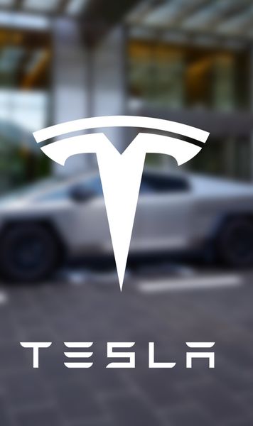 Cybertruck ucide?  Scandal uriaș în SUA. „Tancul” lui Elon Musk, acuzat că   a provocat moartea  a trei tineri: „Ar fi în viață dacă puteau ieși!”