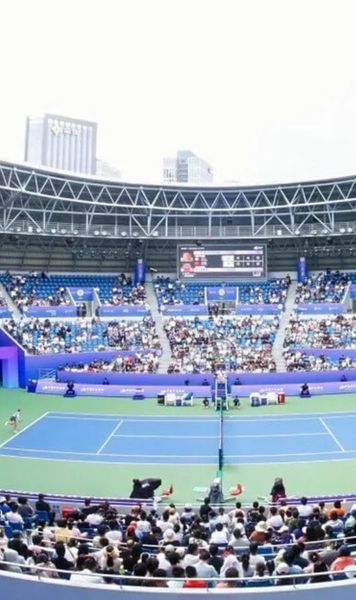 Imagini de senzație    VIDEO:  Arena cu   acoperiș retractabil  pe care se va juca luna aceasta: e ca o floare și se închide în 10 minute!