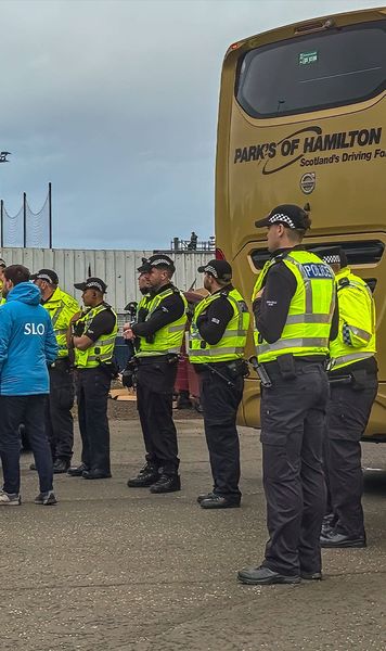 Escortat de poliție  Russell Martin   a fugit de fanii furioși  ai lui Rangers după remiza cu Falkirk 1-1 » Ce decizie a luat clubul