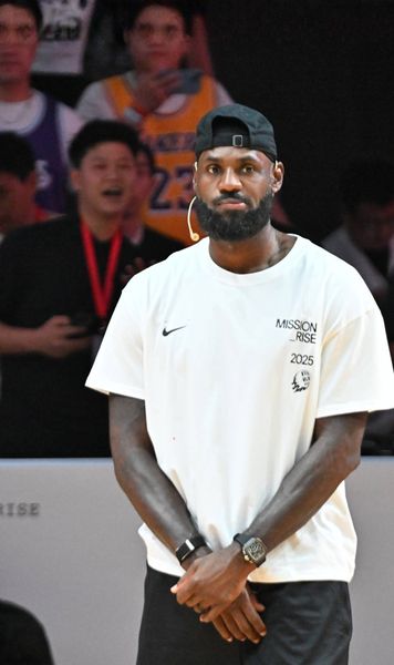 Ce păcăleală!    VIDEO.     LeBron James  NU se retrage » „Regele” a făcut anunțul mult așteptat de fanii NBA