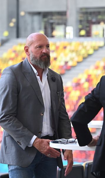 Moldovan, apărat!  Un fost mare internațional e de partea portarului   desființat de selecționer:  „Nu mi-ar fi convenit ce a făcut Lucescu”