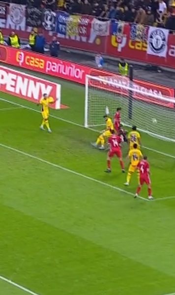 Ionuț Radu, autogol     FOTO.  Portarul României a scăpat mingea în poartă după un   fault evident  ignorat de arbitru