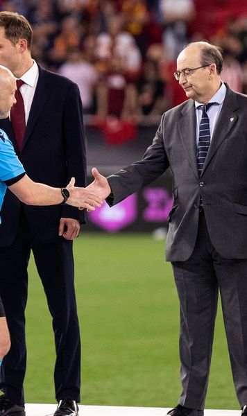 „Cel mai greu moment din cariera mea”  Un arbitru celebru din Premier League lansează   acuzații  la adresa lui Jose Mourinho