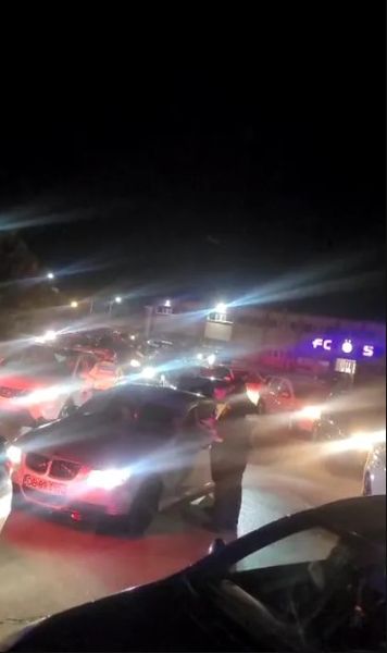 Scandal la baza FCSB din Berceni    FOTO.  Poliția a intervenit   de urgență:  „Am rămas blocați cu toții” » Ce s-a întâmplat