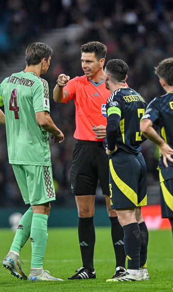  Le-a dat emoții scoțienilor    Marian Barbu,  chemat de două la VAR de Ovidiu Hațegan în Scoția - Belarus 2-1. Ce decizii a luat „centralul” român