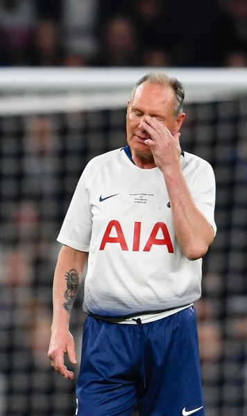 „Am băut 9 pahare de brandy la pauză”  Dezvăluirile incredibile ale lui Gascoigne despre   problemele cu alcoolul  + Traumele din copilărie: „A murit în brațele mele”