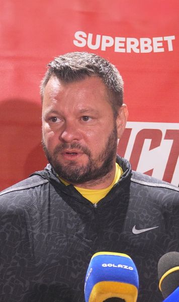 Cu nasul pe sus  Marius Niculae are explicația victoriei cu Austria:   „E rar la români”