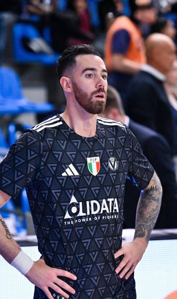 Reținut de poliție   Jucătorul   a agresat  un echipaj medical în plină stradă » De la ce a pornit totul și cum se apără sportivul