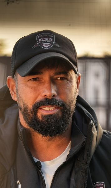 Nereguli la legitimații  Ovidiu Herea își prezintă academia de fotbal și atrage atenția asupra   problemelor de la juniori:  „Se schimbă pozele! Se fac și compromisuri”