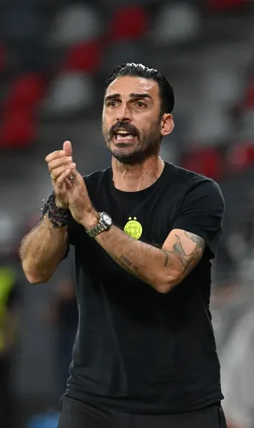 „Sper să-l vedem pe teren cu Bologna”  Charalambous a anunțat că   unul dintre fundașii FCSB-ului  ar putea reveni pentru meciul din Europa League