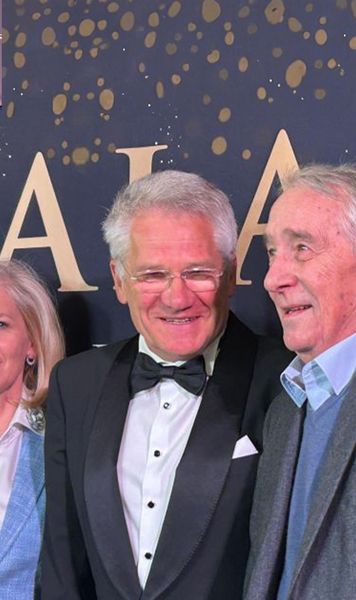 Gluma lui Valentin Ceaușescu   Protectorul Stelei din anii ’80   îl caracterizează cu umor pe Bölöni  în filmul acestuia » Premiera de la Tg. Mureș e sold-out