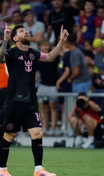 Triplă de senzație    FOTO.    Lionel Messi  a înscris trei goluri și a dus-o pe Inter Miami în play-off-ul MLS » Prima reușită, o bijuterie!