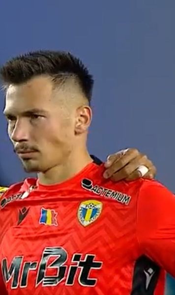 „Îngrozitor”  Momentul de reculegere de la Petrolul - CFR,   stricat de fanii „lupilor galbeni”:  „Nu sunt în stare să respecte”