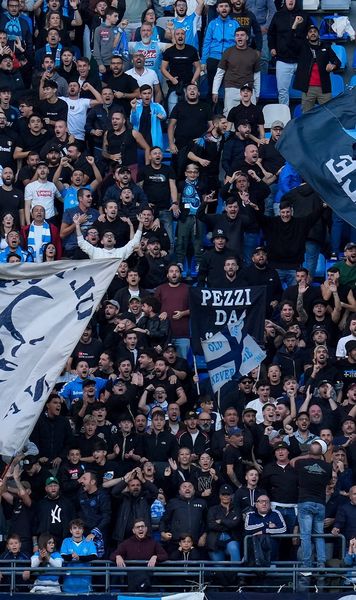 Scandal în Olanda    180 de fani  au fost arestați înainte de meciul PSV - Napoli. Ce s-a întâmplat