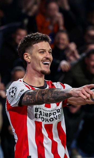 One Man show    VIDEO.  Dennis Man,   premiat de UEFA  după golurile înscrise în meciul cu Napoli + reacția românului: „Meritam!”