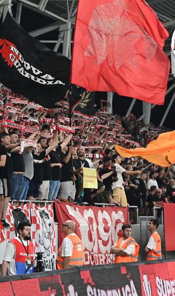 Scene amuzante la Mioveni    VIDEO.   Ce a strigat   galeria lui Dinamo  către propriii jucători