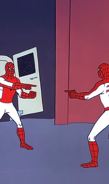 Dialog amuzant     Ce au postat  FC Dinamo și CS Dinamo înaintea duelului inedit din Cupă: „Peter Parker va marca!”