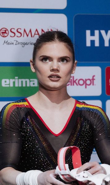 „Au încercat să mă facă să cedez psihic”  Denisa Golgotă acuză:   „A spus că   mi-ar da pumni în gură până mă desfigurează”