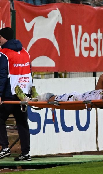 Ghinion teribil pentru Ilaș    FOTO.  Marele talent de la Botoșani,   luat cu targă  după o accidentare dură