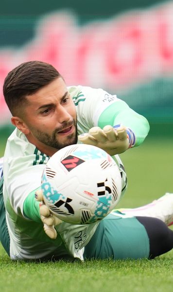 Moldovan a debutat la Oviedo  VIDEO.   A apărat un penalty , dar a comis două mari greșeli » Ce a scris presa din Spania