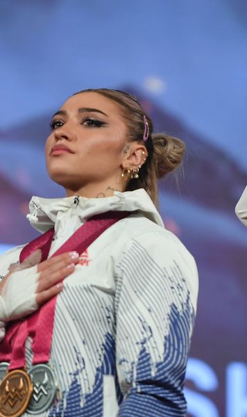 Cambei, triplă campioană europeană   Halterofilii români fac spectacol la   CE U23 din Albania  » Medalii și pentru Șipoș, Dorobete și Papolți