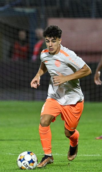 Accidentat grav la antrenament  Dinamovistul împrumutat în Liga 1   trebuie să se opereze,  după un duel cu un jucător venit în probe