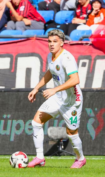 Ce se întâmplă cu Ianis Hagi      Nu a fost inclus în lot  la meciul celor de la Alanyaspor: care este explicația