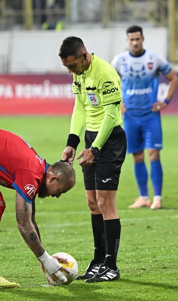 A dat gol și a fost schimbat    FOTO.  Denis Alibec   și-a făcut treaba  în prima repriză a meciului cu Gloria Bistrița, dar nu a fost de ajuns