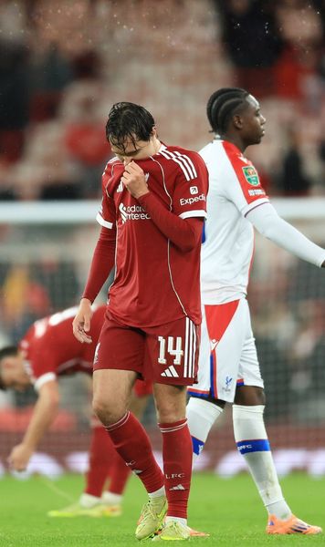 Liverpool nu-și revine     VIDEO.  Campioana Angliei,   umilită în Cupa Ligii!  A ajuns la 5 înfrângeri în ultimele 6 partide » Arne Slot, ținta ironiilor