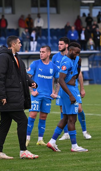 Ironizați de Becali  Patronul FCSB nu s-a abținut după ce   fanii Craiovei  s-au luat de Rădoi și jucători: „Ce vor ăia până la urmă?”