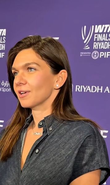 Moment de gală la WTA Finals    FOTO:     Simona Halep,  alături de Aryna Sabalenka la premierea numărului 1 mondial: „O onoare!”