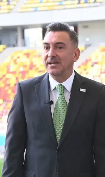 Craiova l-a uimit    Ilie Dumitrescu,  impresionat de elevii lui Rădoi:   „N-am mai văzut așa ceva  la o echipă românească!”