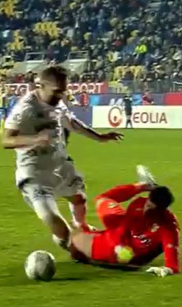 Greșeală de arbitraj?    FOTO.  Experții se contrazic după penalty-ul acordat pentru liderul din Liga 1:   „Simulare îngrozitoare!”  / „E 11 metri” 