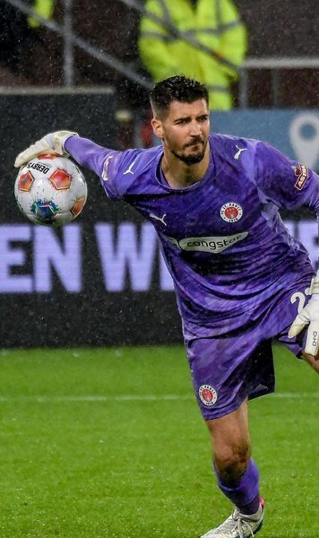 Poarta Bosniei are fisuri    VIDEO.  Viitorul rival al „tricolorilor” are probleme.   Cum a gafat  la ultimul joc al lui St. Pauli