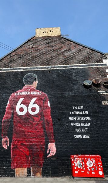 Nu l-au iertat   Fanii lui Liverpool   au vandalizat  muralul cu Trent Alexander-Arnold » Ce au scris suporterii 