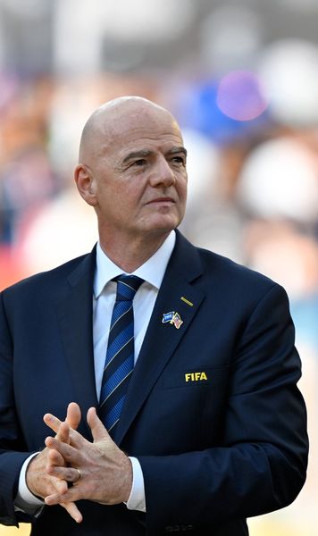 FIFA, mesaj după decesul lui Emeric Ienei  Gianni Infantino, despre legenda Stelei:   „Model de eleganță, echilibru și respect, atât pe teren, cât și în afara lui”