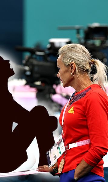  „Femeia asta e un monstru!”  O altă fostă elevă a Cameliei Voinea o acuză pe aceasta de abuzuri fizice și psihice.   „Mi-a smuls smocuri de păr din cap”