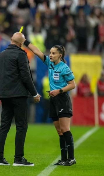 „Penibil! Mi-e mie rușine”   Robert Ilyeș iese la atac după înfrângerea cu Dinamo: „Parcă ne-am întors   înainte de 1989”