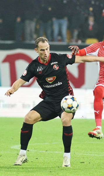 „Toți vorbim maghiară”  Fotbalistul lui Csikszereda,   comentarii despre România  în presa din Ungaria: „Nu suntem cel mai bine tratați”