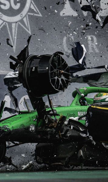 Impact la 339 km/h!    FOTO+VIDEO.  Accident groaznic în Formula 1. Monopostul   a fost distrus