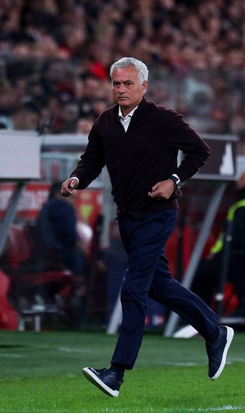 Furios pe arbitraj    Mourinho  și fostul scouter al lui FCSB, scandal în Portugalia! Rezultat neașteptat și huduieli: „Jucați fotbal!”