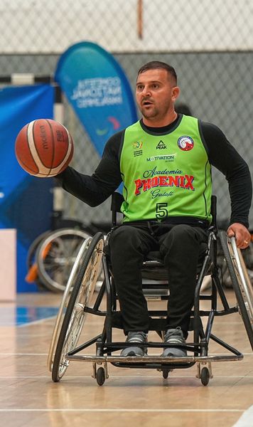 Lecția despre performanță  La Sibiu s-a deschis un nou sezon plin de emoție, forță și demnitate:   baschet în scaun rulant