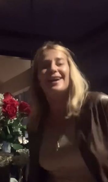 Nadia s-a apucat de cântat     VIDEO   „Zeița de la Montreal” a petrecut de   ziua de ei naștere  într-un mod inedit